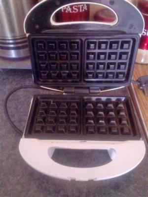 Waffle maker 