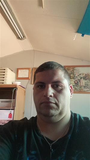 good morning I am barend I am looking for a work opportunity