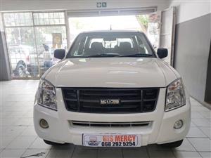 2012 ISUZU KB300 72 DTEQ 4X2 DOUBLE CAB MANUAL