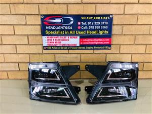 JETOUR Dashing left and right side halogen headlights