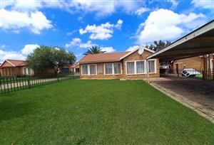 Cluster For Sale in Rhodesfield