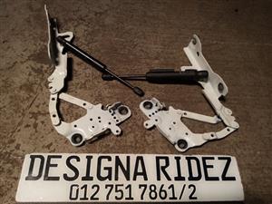 BMW F80 M3 / F82 M4 BONNET HINGES/ BRACKET