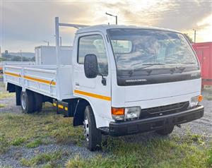 2005 Nissan UD40 4 Ton Dropside 