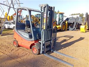 2015 Linde H18D Forklift