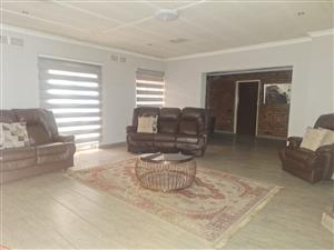 4 Bedroom slight fixer upper for sale in Arcon park. Spacious and loads of potential.