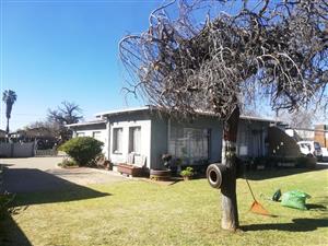 Spacious 3 Bedroom  Family Home in Sonland Park at Bargain Price