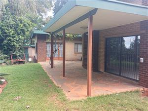 Beautiful, maintained family home for sale in quiet area.