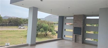 House For Sale in Gateway Manor