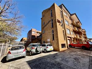 3 Bedroom Apartment with more than enough space.