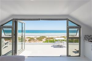 Stunning 5-bedroom home in Golden Mile, St Helena Bay—your coastal paradise awaits! Don't miss out!