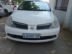 Nissan Tiida sedan 1.6 Acenta