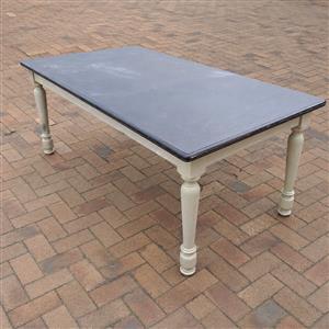 Dinning room table 