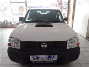 2012 NISSAN NP300 DOUBLE CAB WHITE Color  MANUAL PETROL CANOPY 216,000KM  SERVICE BOOK