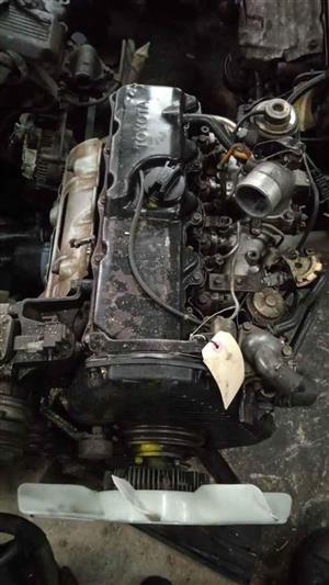 TOYOTA HILUX 2L 2.4 ENGINES FOR SALE