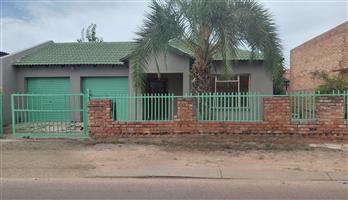 House For Sale in Madiba Park