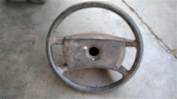MERCEDES BENZ 230E STEERING WHEEL