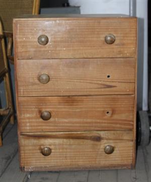 BROWN WOODEN CHEST OF DRAWERS (S067666A)