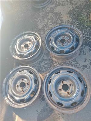 VW jetta 3 n polo classic rims for sale WhatsApp or cell 