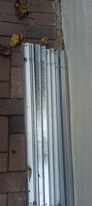 Galvanized Steel Angle Iron25mm x 25mm x 1.5mm Thickness