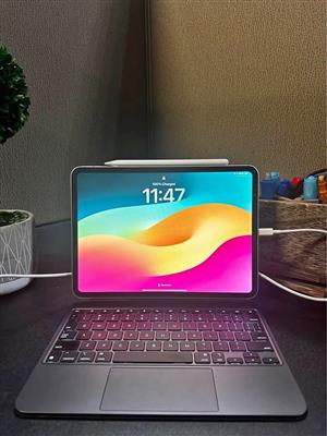 Apple iPad Pro 11” M4 (256GB, Cellular) + Magic Keyboard – Excellent