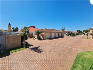 Spacious, Low-Maintenance Living at Prime Location in Jeffreys Bay Central