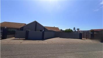 IDEAL INVESTMENT OPPORTUNITY OR  HOME FOR A LARGER FAMILY