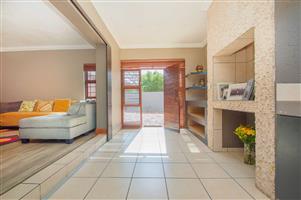 Townhouse For Sale in Fairland