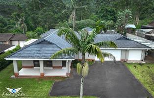 A Refined 5-Bedroom Sanctuary in Prestigious Muswell Hill!!!