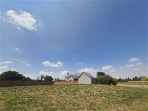 !GREAT OPPORTUNITY to BUILD your Dream Home!