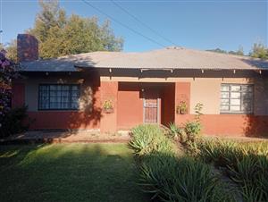This beautiful 4 bedroom home is ideal for first time buyers or an investor that see the ability fo