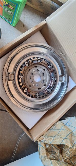 DMF (Dual Mass Flywheel) 23200-2B590
