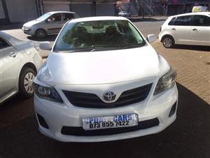 2017 TOYOTA Corolla Quest 1.6 Manual white color petrol  77000km 