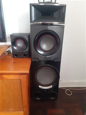 Hi I'm selling my LG powerful metal sound system with a Ecco amplifier in good c