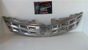 Nissan Murano grille
