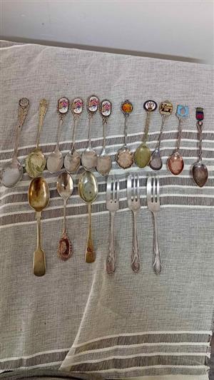 Silverplated tea spoons & forks