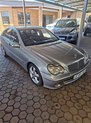 Mercedes-Benz C220 2.2CDi