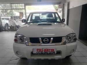 2011 NISSAN NP300 2.5 HARDBOODY SINGLE CAB MANUAL
