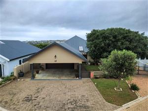 House For Sale in Still Bay West