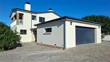 Luxury coastal livestyle home for sale in Stilbaai-Wes.