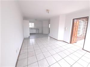 Upstairs 1 bed 1 bath wih lockup garage for sale in Allens Nek