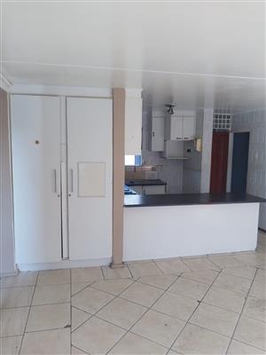 2-Bedroom Apartment Available for Rent – Lyndhurst Estate                       