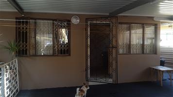 Outbuilding to let chatsworth unit 7
