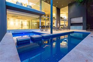 Elevated Living with Architectural Excellence. Iconic Views