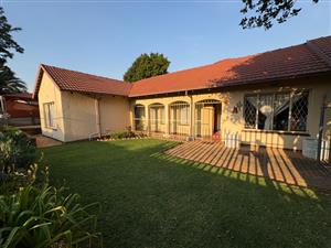House For Sale in Van Riebeeck Park