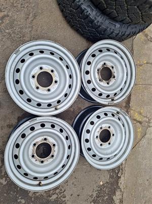 Isuzu kb original stardard steal rims Size 16