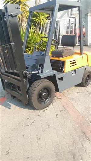 Komatsu 2 5 Petrol forklift for sale Pro 5 