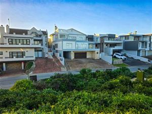 House For Sale in Stilbaai Oos