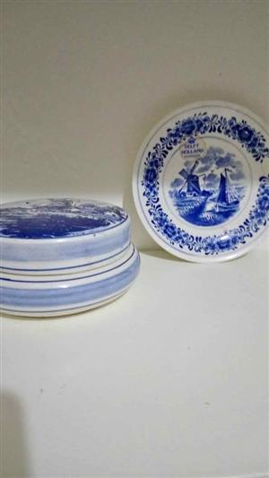 LOVELY  DELFT - Plate/Trinket-Collector's Items - IMMACULATE condition -  W/App CRESTA