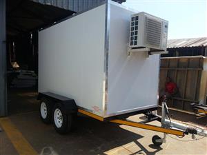 Single and double axles refrigerated trailers of various sizes for sale