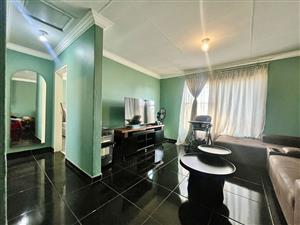 Apartment Rental Monthly in Heuwelsig Estate